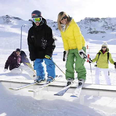 Serac - Location: En De La Station Mae-9020 *